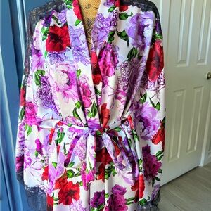 PINK Victoria's Secret Floral Robe with Lace Trim